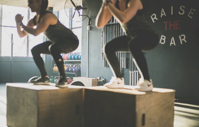 Esercizi a corpo libero a casa - squat